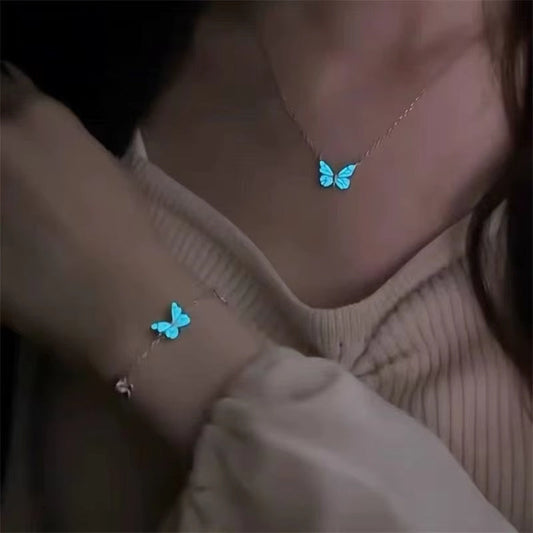 Collar con Mariposa que Ilumina - (OFERTA 2x1)